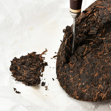 中國(guó)茶普洱茶葉餅生熟