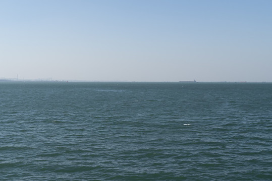 碧綠海平面