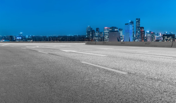 道路地面和城市夜景