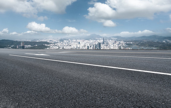 高速公路和城市景觀