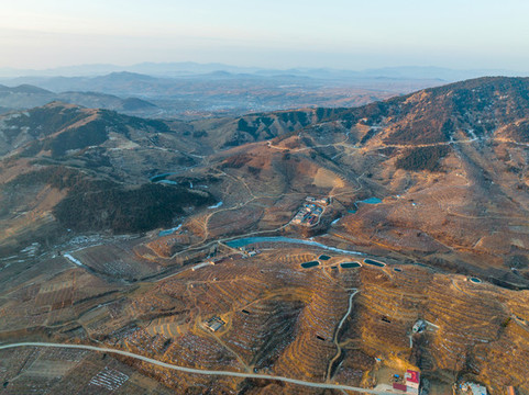 航拍沂蒙山區(qū)的山村風光