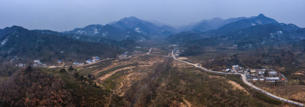 寬幅信陽四望山風(fēng)光全景