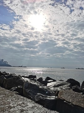 海邊礁石