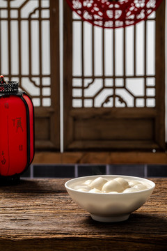 一碗熱氣騰騰的湯圓