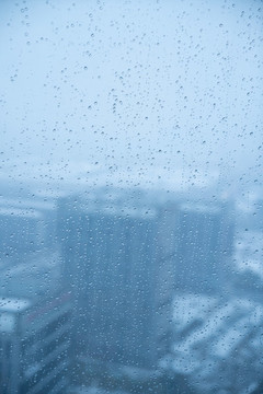 玻璃雨滴