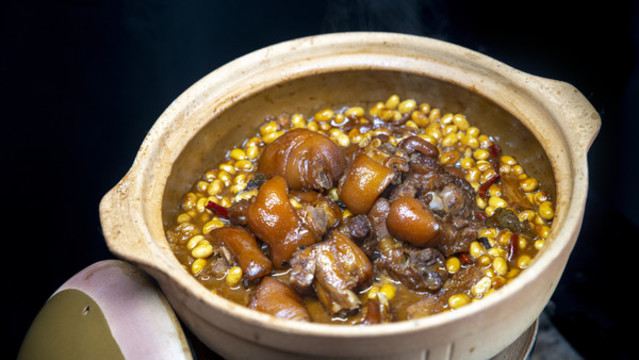 黃豆燉豬腳