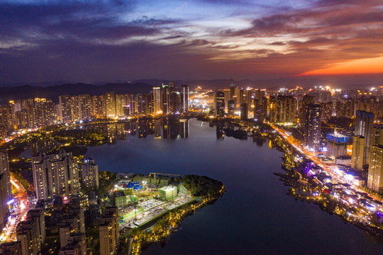 航拍湖南長沙梅溪湖夜景