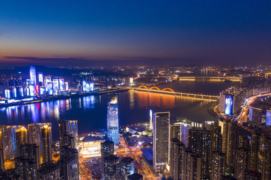 航拍長(zhǎng)沙北辰三角洲夜景