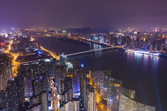 航拍湖南長(zhǎng)沙湘江風(fēng)光帶夜景