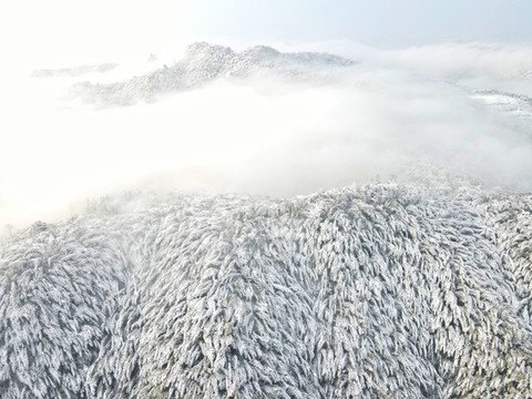 山村雪景航拍