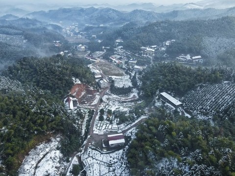 山村雪景