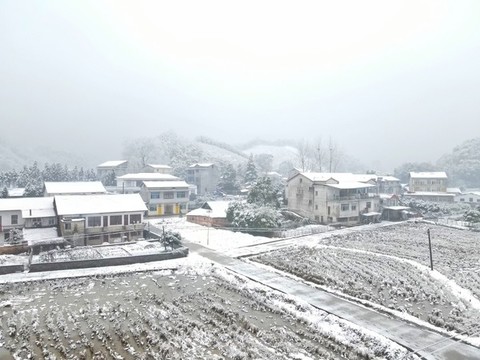 鄉(xiāng)村雪景