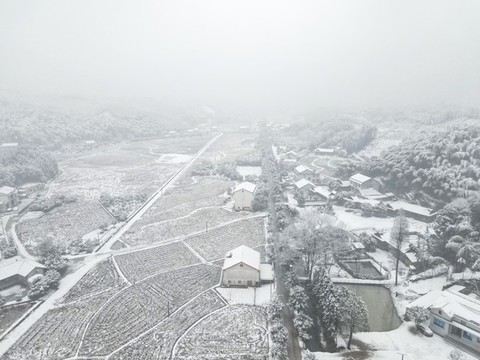 鄉(xiāng)村雪景