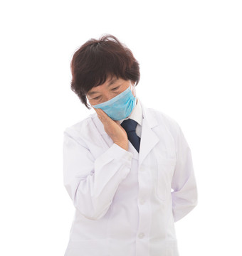 戴著口罩勞累的女大夫