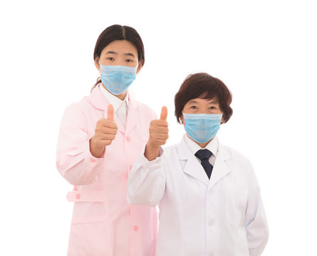 醫(yī)生和助理護(hù)士豎起大拇指