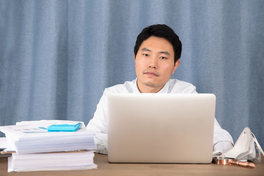 復(fù)工后不適應(yīng)的上班族