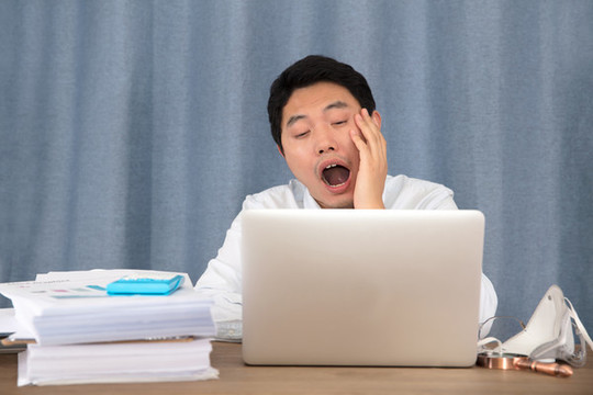 復(fù)工后不適應(yīng)的上班族