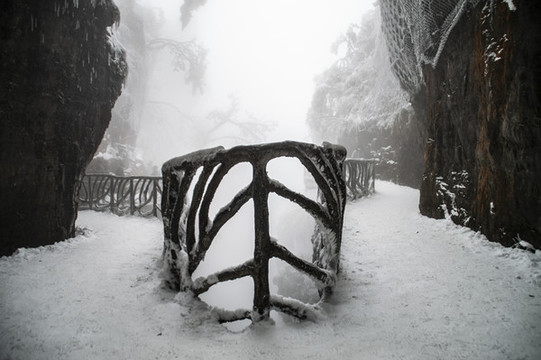張家界天門山雪景