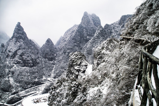 張家界天門山雪景