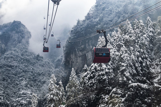 冰雪天張家界天門山索道