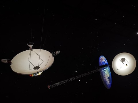衛(wèi)星接收器