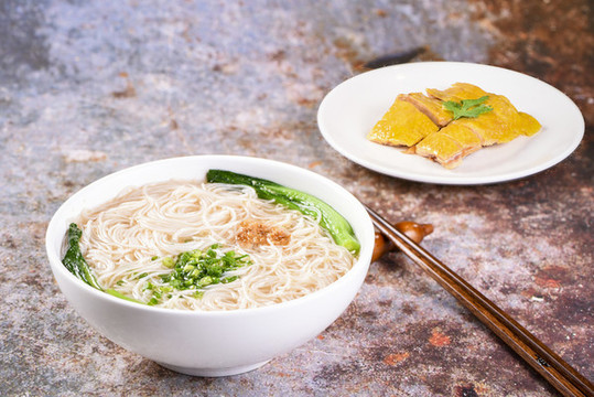 切雞湯粉面