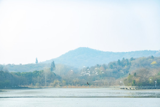 湖泊山川