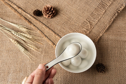 元宵節(jié)湯圓中國(guó)傳統(tǒng)節(jié)日美食