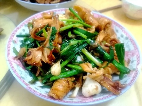 蒜苗炒魷魚
