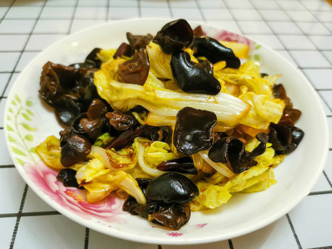 白菜炒木耳