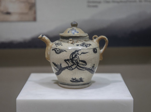 明代青花高士紋茶壺