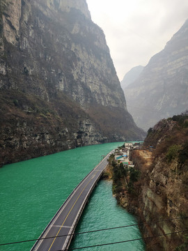 大渡河流