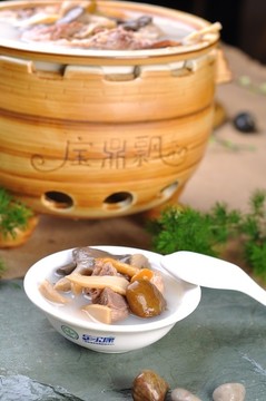 野生菌筒骨湯