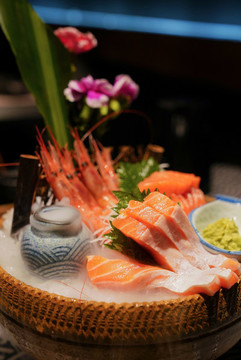 日本料理刺身拼盤三文魚