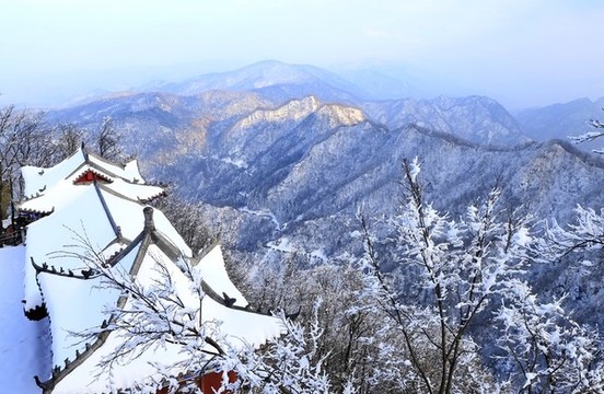 竹溪春雪遠山