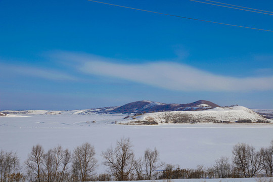 東北冬景雪景藍(lán)天山川樹林