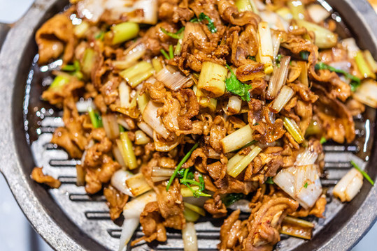 一盤孜鹽羊肉炒羊肉