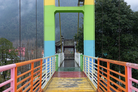 四川綿竹清平童話小鎮(zhèn)彩色橋