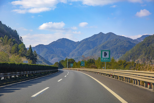 山區(qū)公路