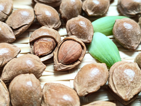果仁零食堅(jiān)果
