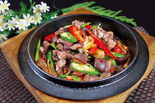 干鍋帶皮牛肉