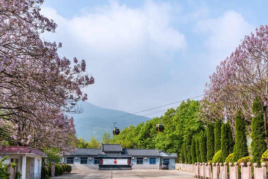 中國河南嵩山景區(qū)的纜車