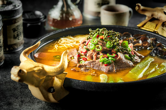 水煮牛肉酸菜鍋