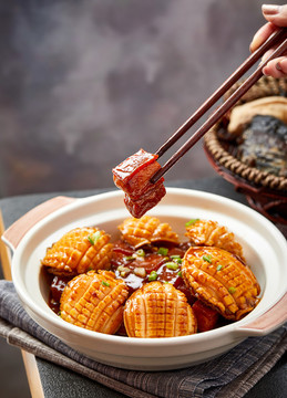 鮑魚(yú)紅燒肉