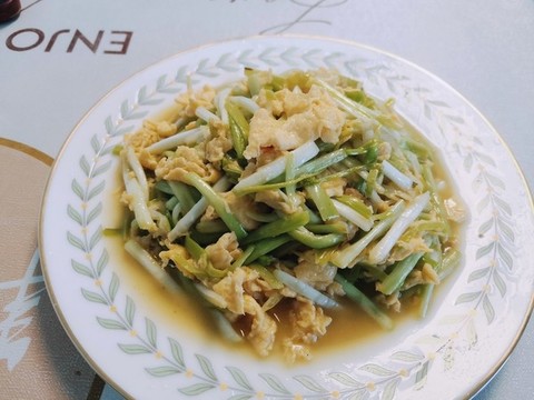 蒜黃炒雞蛋