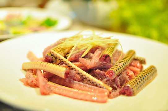 蛇肉火鍋