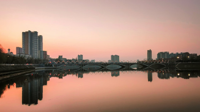信陽關橋晨曦