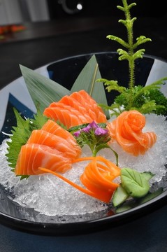 三文魚(yú)刺身