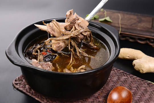 茶樹菇燉老鴨