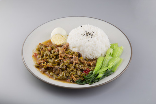 酸豆角蓋飯